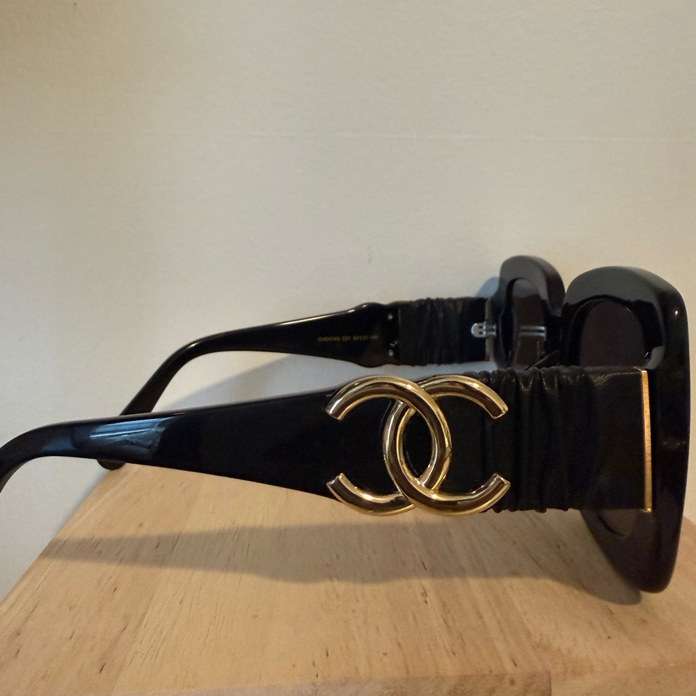 CHANEL Black Quilted Sunglasses Set - Picture 2 of 5